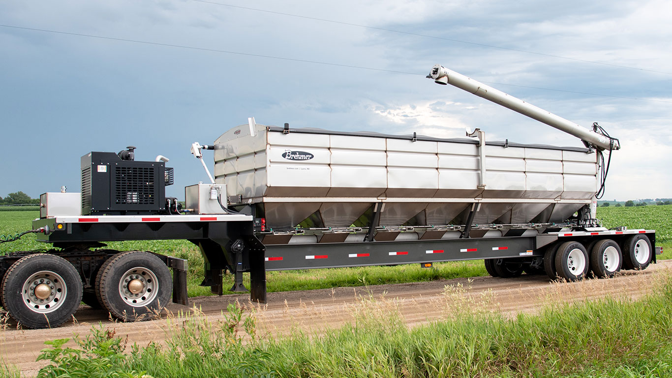 Brehmer Trailer Mounted 32 ft. Fertilizer Tender